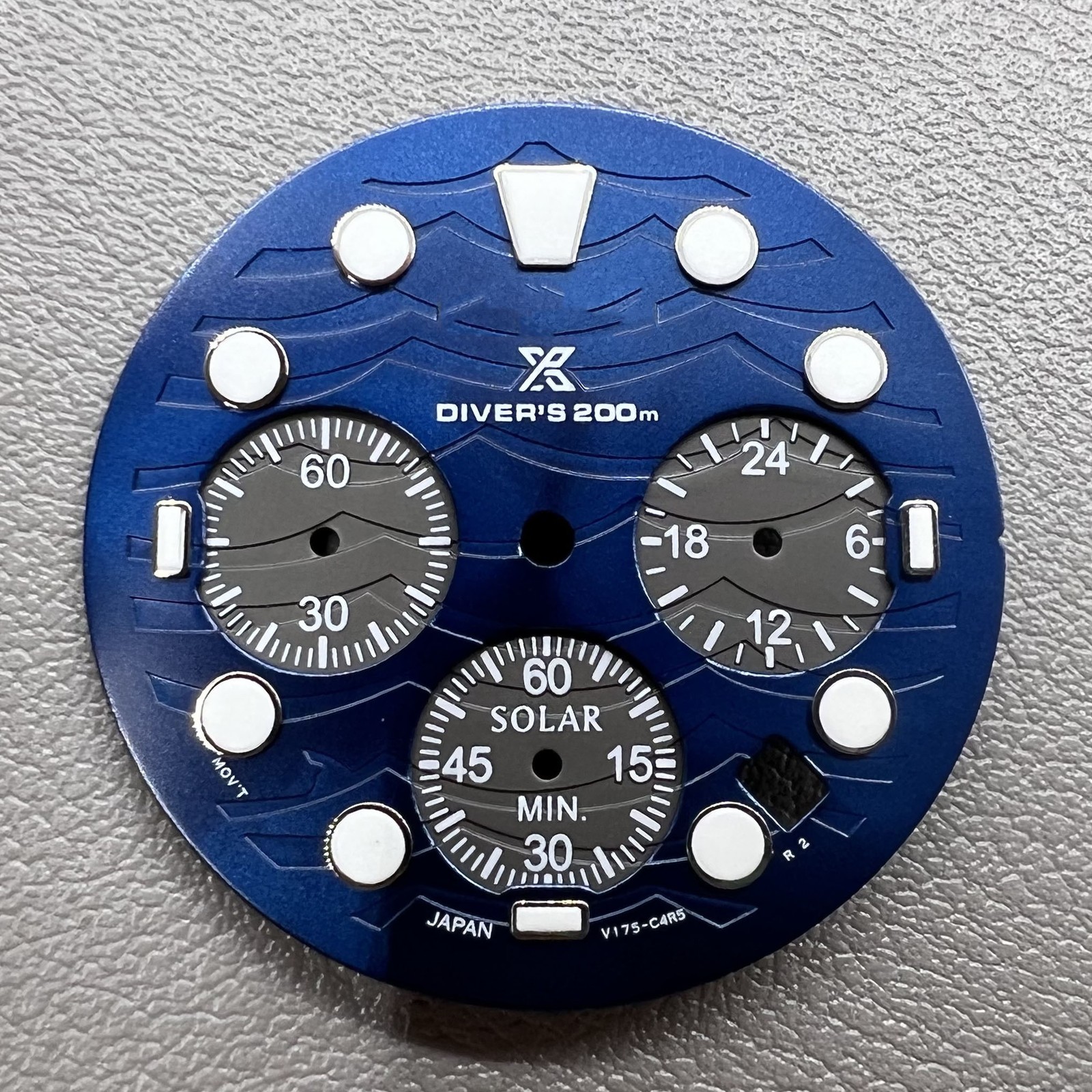 Green Luminous Watch Dial with 31mm Silver Trim for VD53 Movement