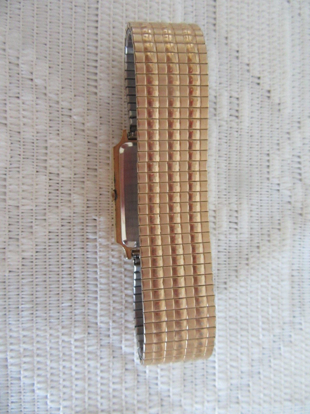 GENTS TELUX QUARTZ YELLOW CASE #85199 & EXPANDABLE BAND. RUNNING. SKU #2139-11