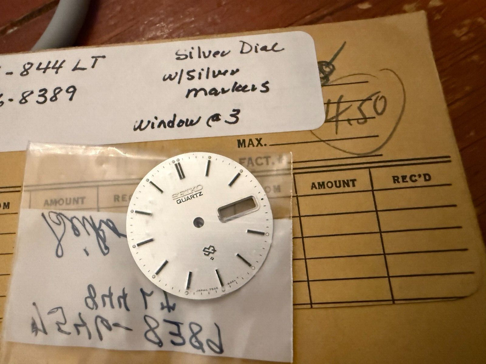 NEW VTG 1980’s Men’s Seiko Watch Silver round Dial w/ window 28mm # 7546-8389 SQ