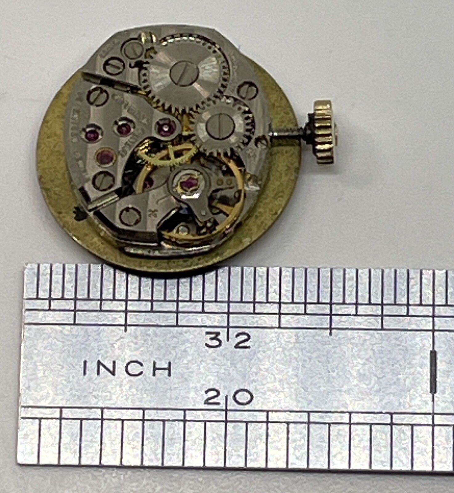 UNIVERSAL GENEVE MOVEMENT 17 Jewels Swiss Runs