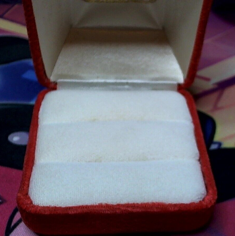 Helzberg Ring Case Vintage With PIN