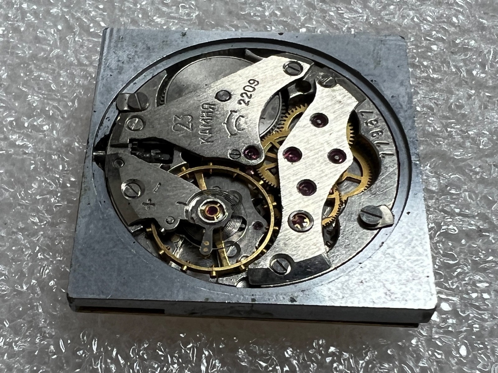 Watch movement USSR Raketa Cal.2209 plus Dial. For parts .