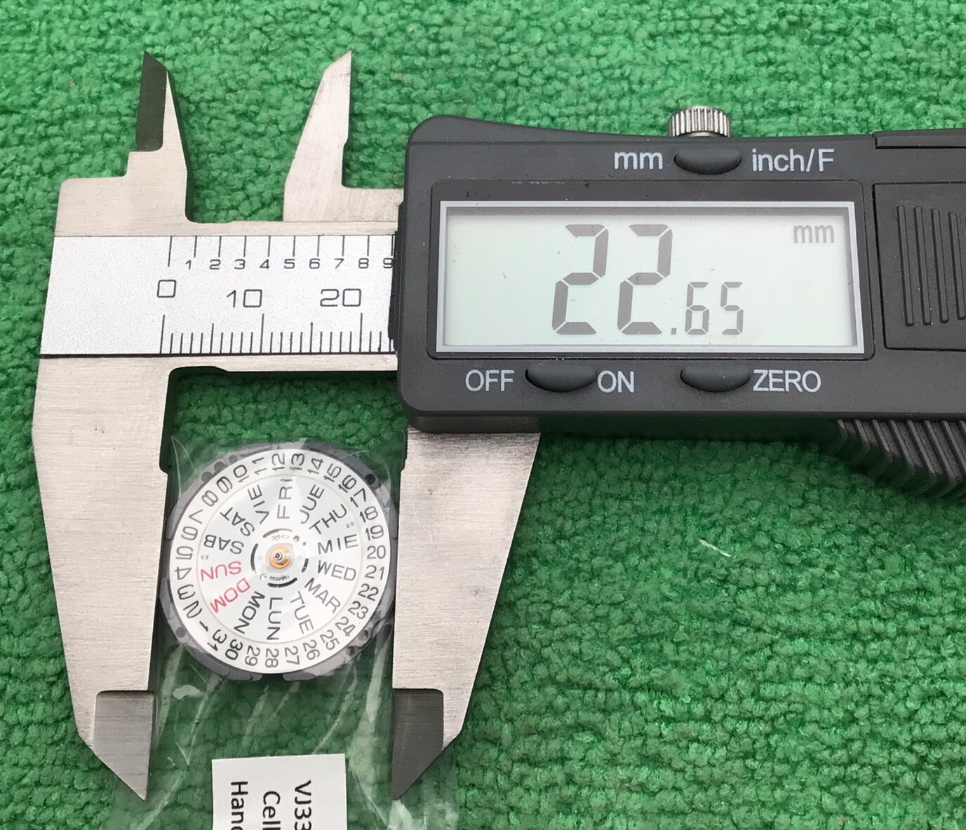 NEW HATTORI VJ33A Genuine Watch Movement With Stem, DD