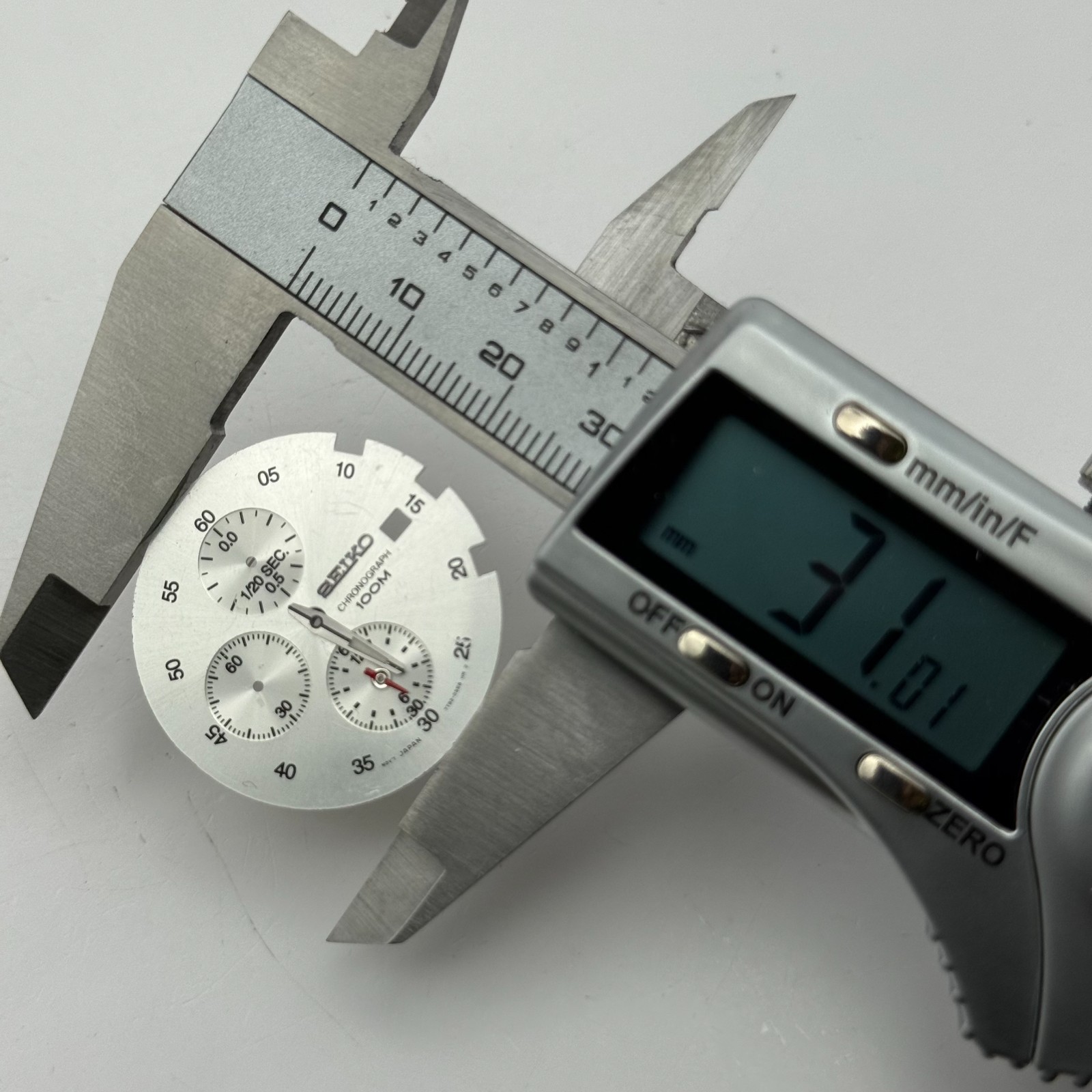 Seiko 7T92-0SE8 Watch Dial Chronograph 100M Silver Japan Spare Parts Repair 31mm
