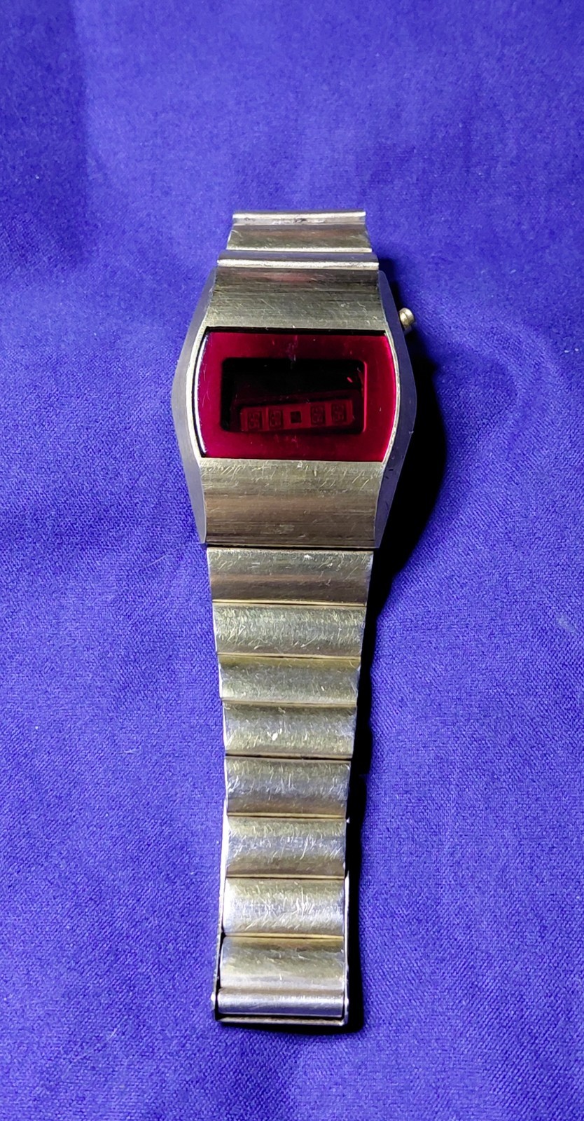 Empty Men’s Goldtone Red LED Screen Watch Case w/Band *Only * Very Clean