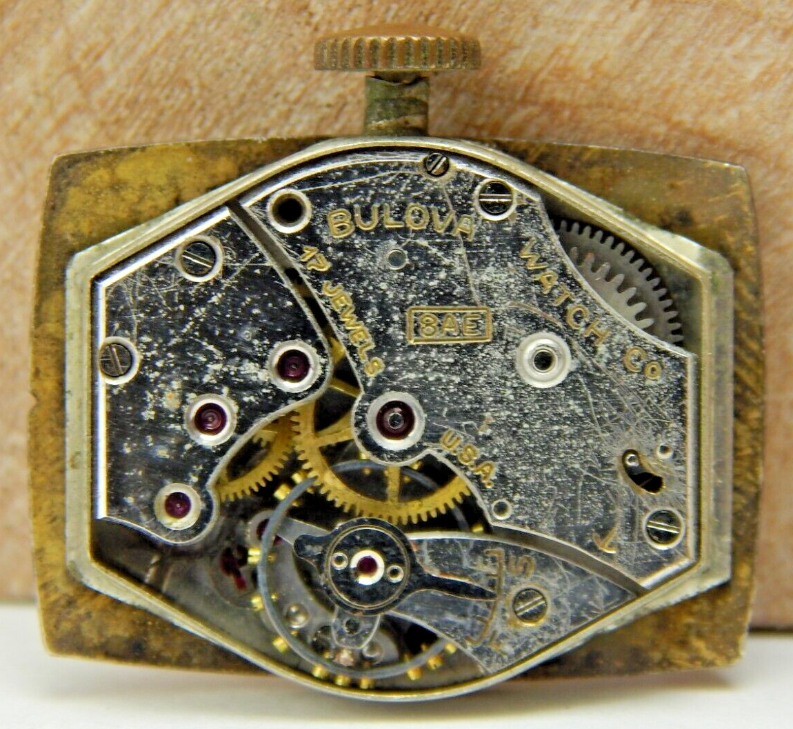 Vintage 1942 Bulova 8AE 17 jewel men’s wrist watch movement with dial and crown