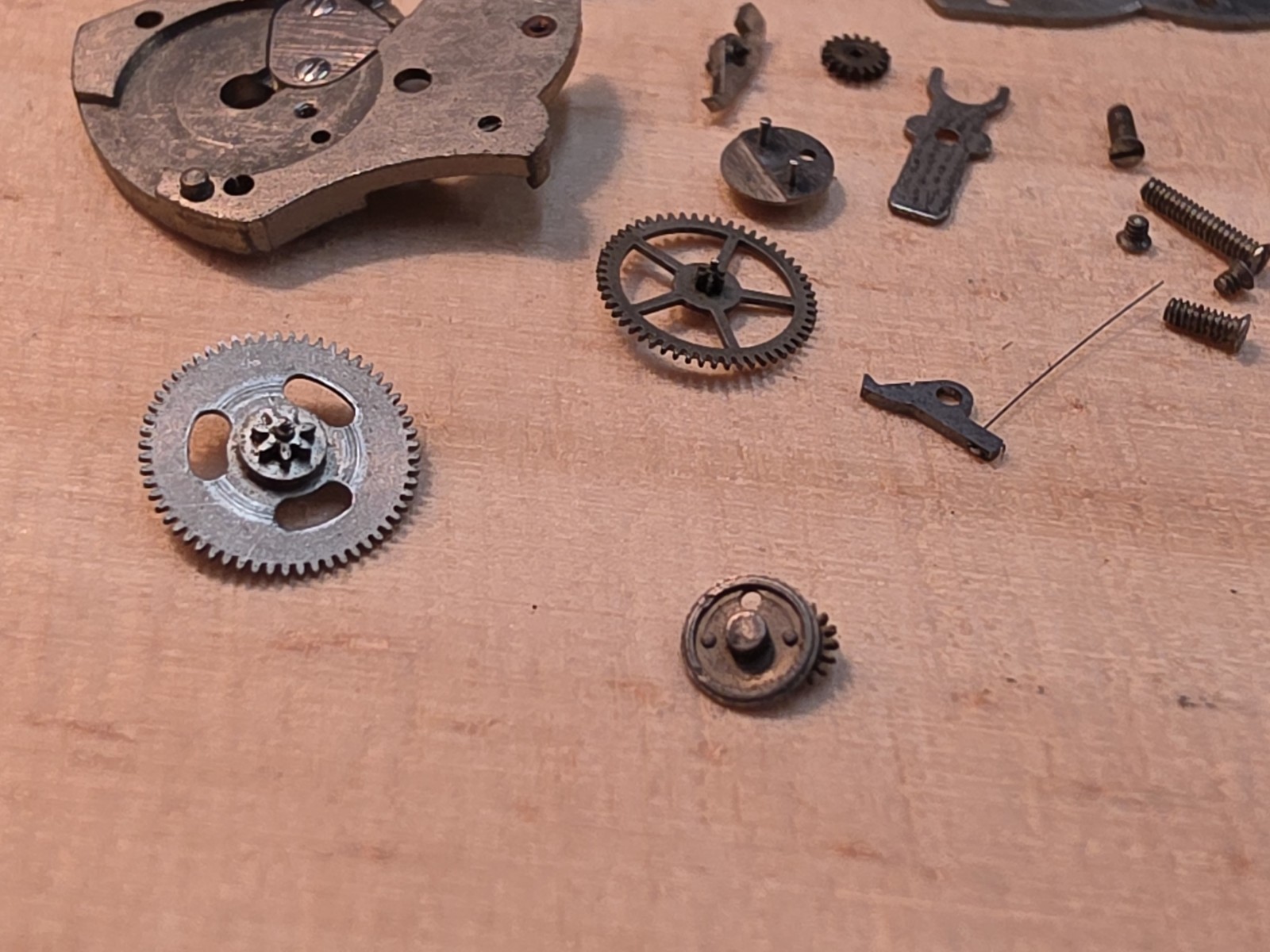 Lot Of Mixed Elgin 644 17j Automatic Parts-Rotor, Bridges, Wheels….