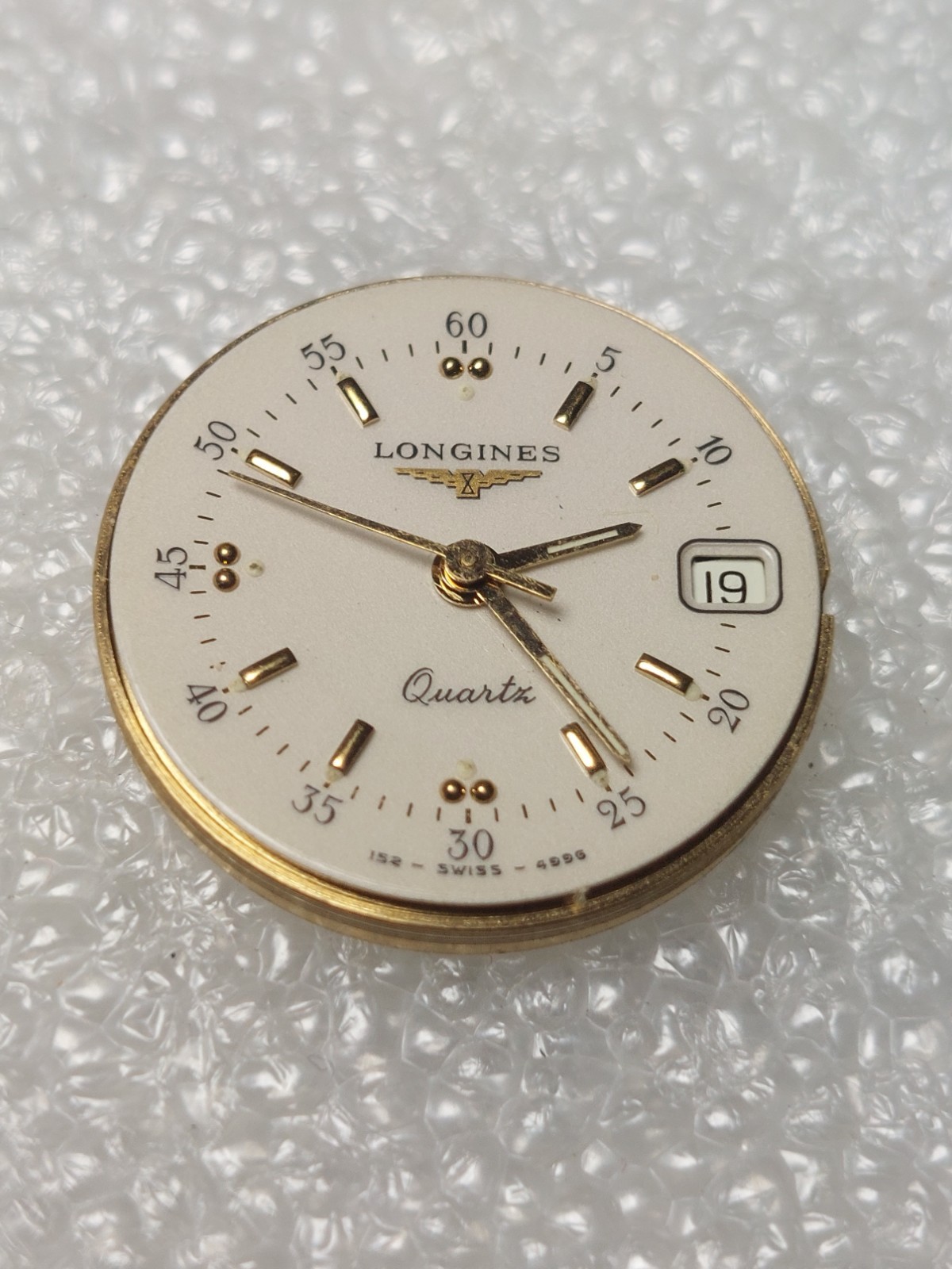 longines quartz movement L152.2 eta 256.111
