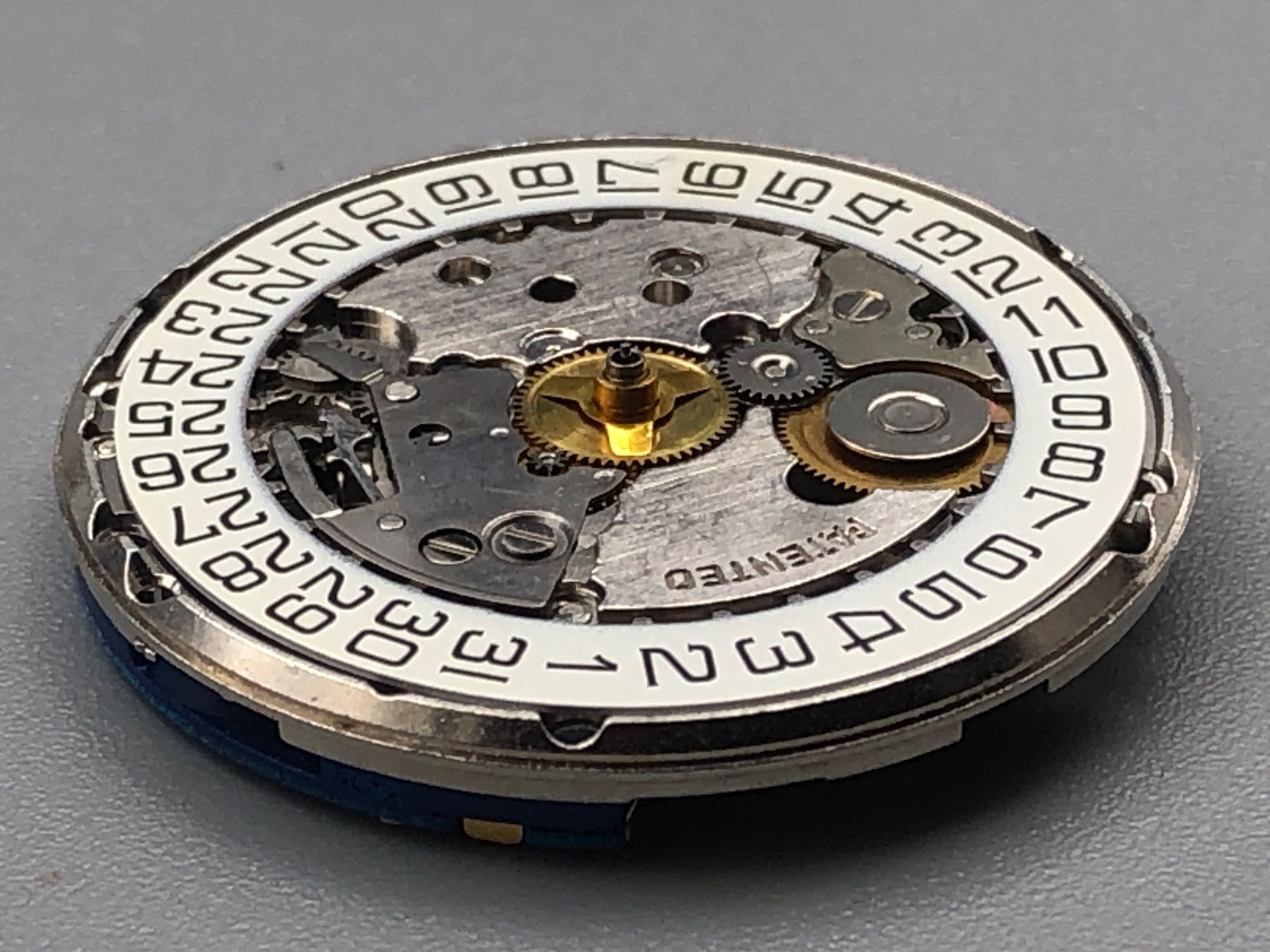 VINTAGE 70s CLEAN ESA ETA CAL. 954.111 SWISS QUARTZ WATCH MOVEMENT RUNING AS IS