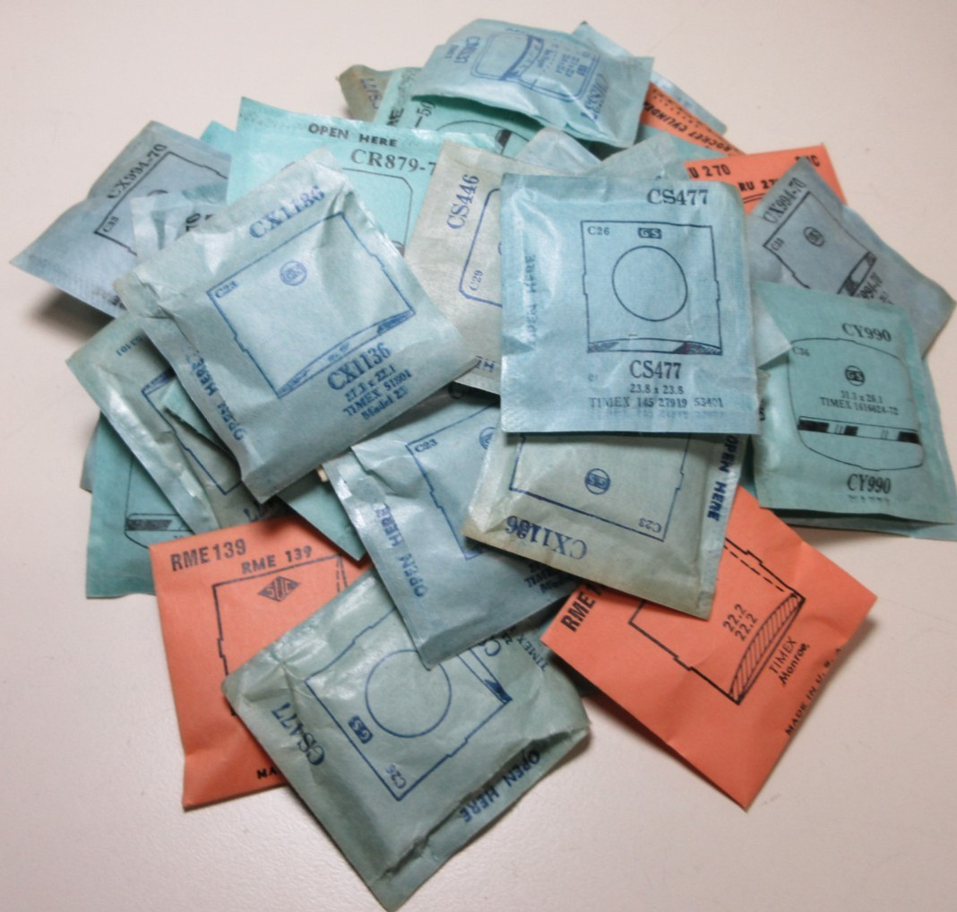 LOT OF GS SUC WATCH CRYSTALS FOR TIMEX NEW OLD STOCK FLEXO WATCHMAKER #209