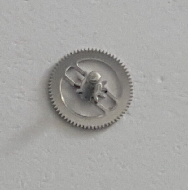 Baume & Mercier Caliber 5057 Part Number 242 (Canon Pinion With Driver)