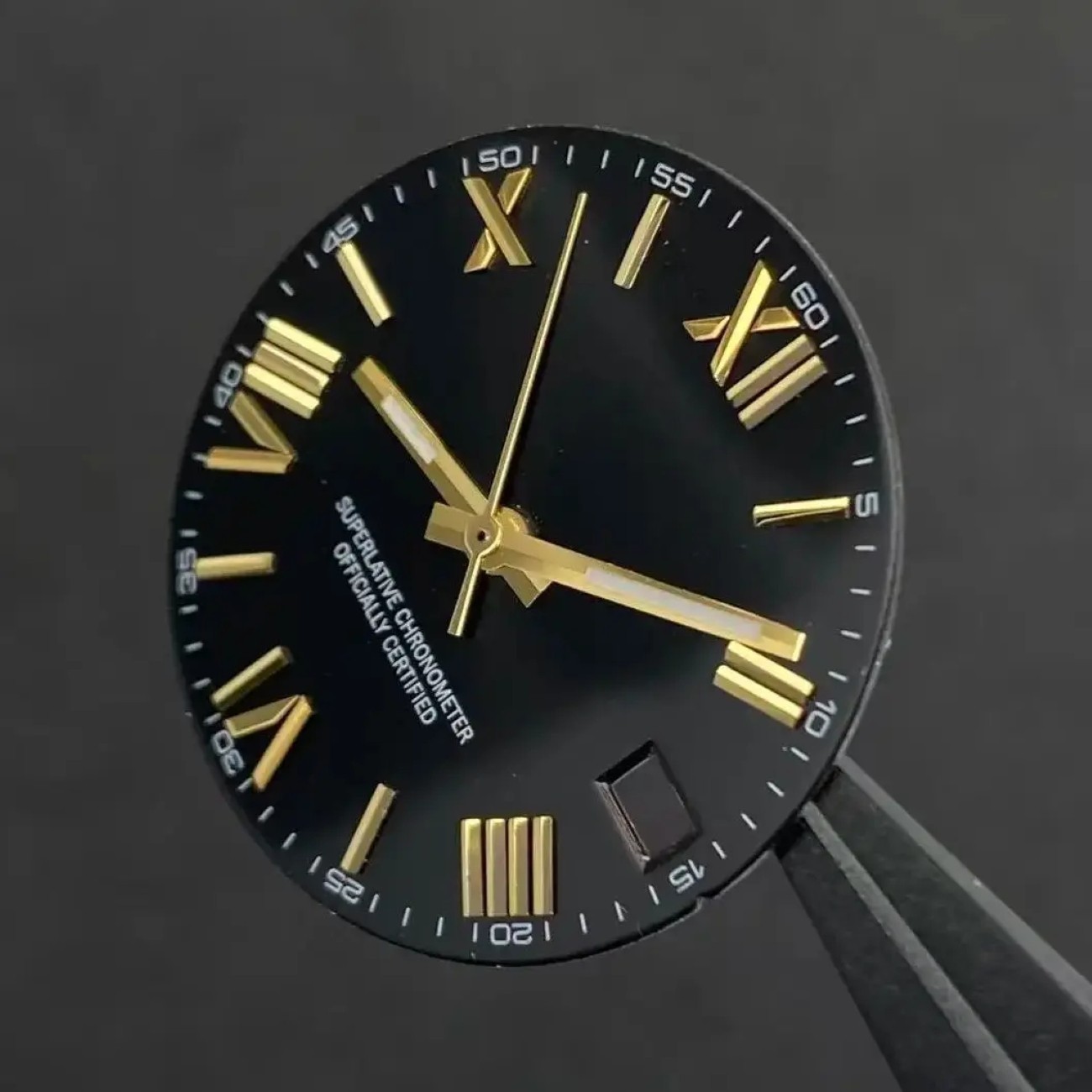 28.5mm Watch Dial Hands Green Lumin Single Calendar For NH35 36 38 4R Movements