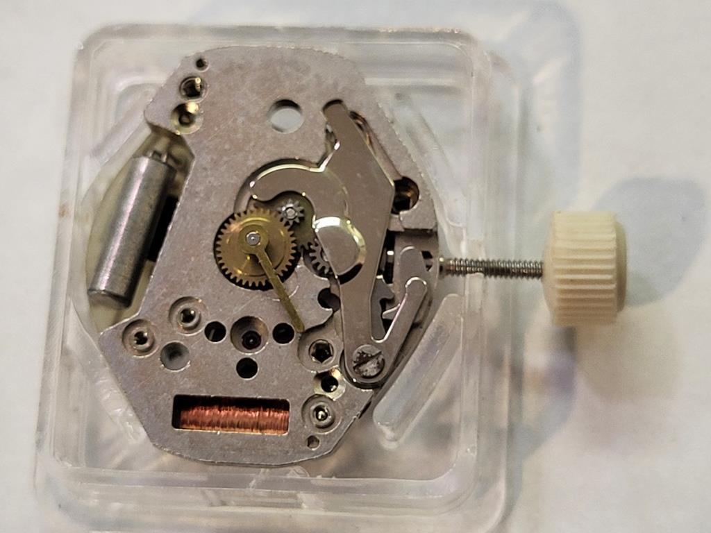 Vintage BF Cal.915 NOS Quartz movement, from service center.