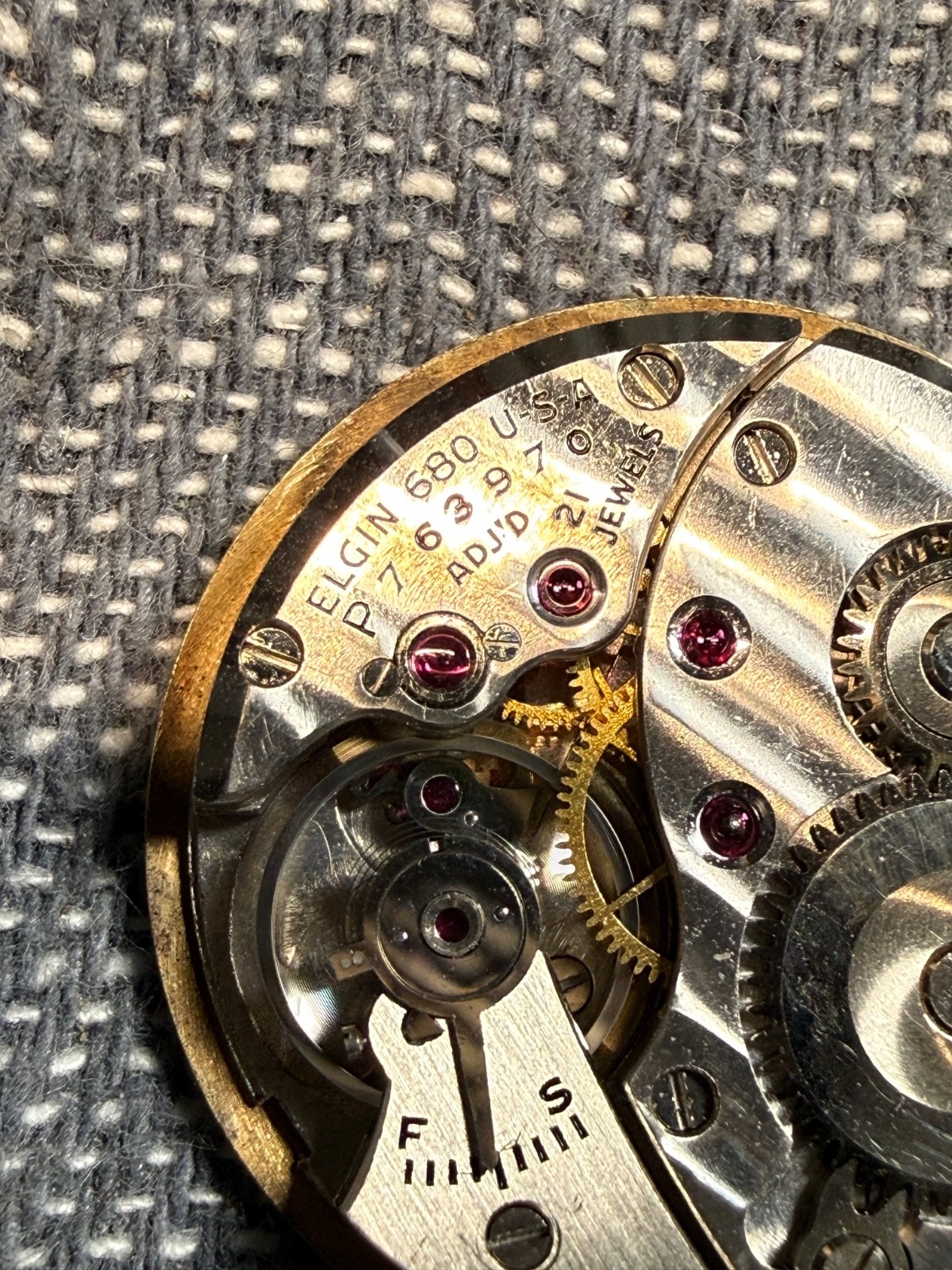 Elgin 680 Watch Movement Lord Elgin Waffle Dial 21 Jewels running see video