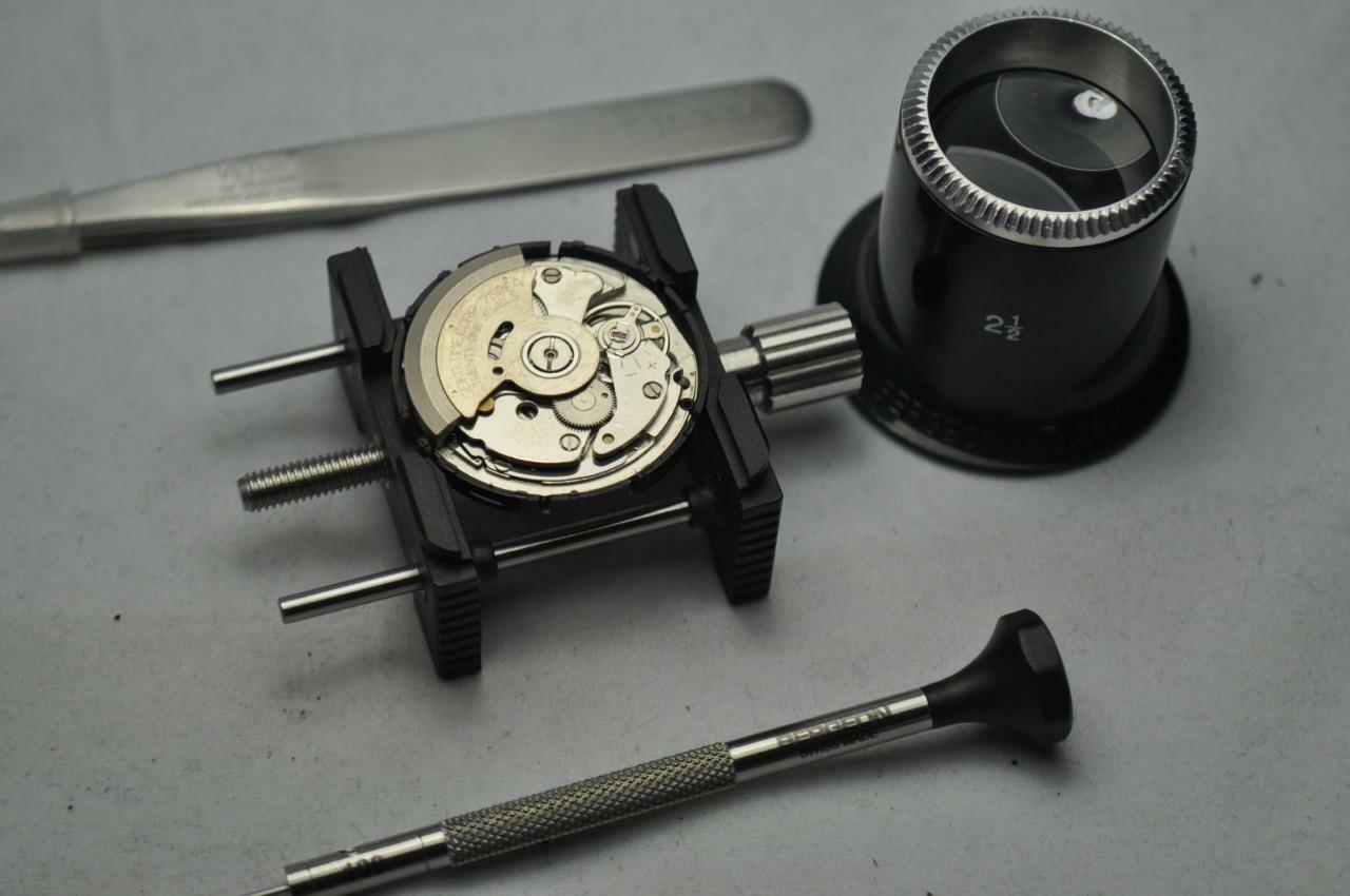 Breitling Automatic Quartz Watch Movement Servicing Battery Replacement & Reseal