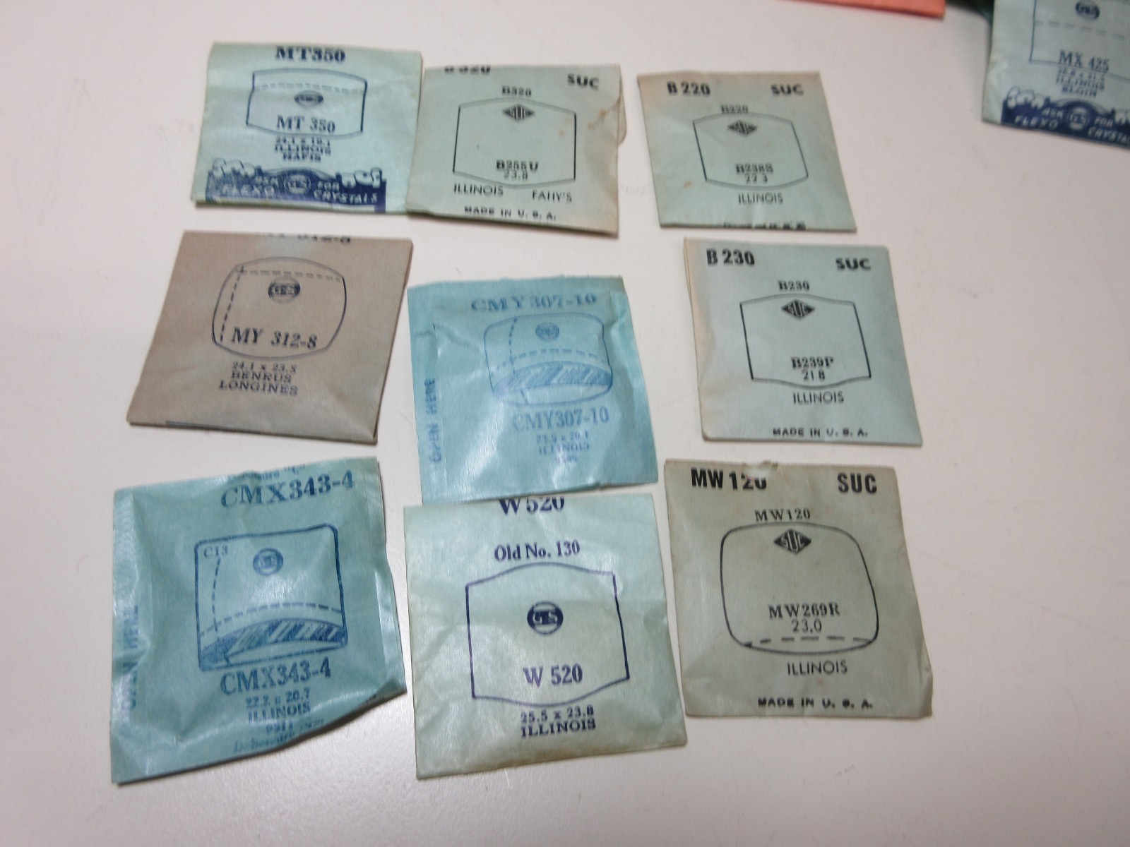 LOT OF G.S SUC MENS ILLINOIS WATCH CRYSTALS ASSORTED NEW OLD STOCK FLEXO #218