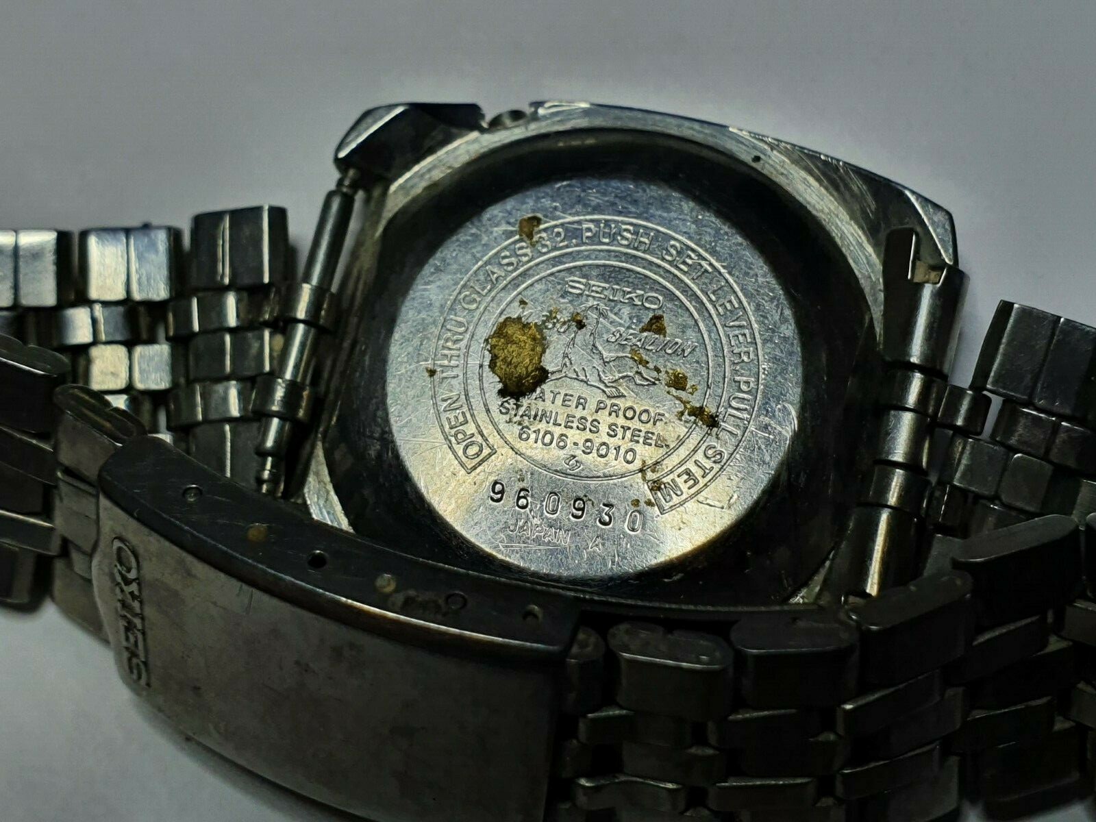 Seiko 6106 9010 watch case + seiko bracelet ( missing 1x end caps )