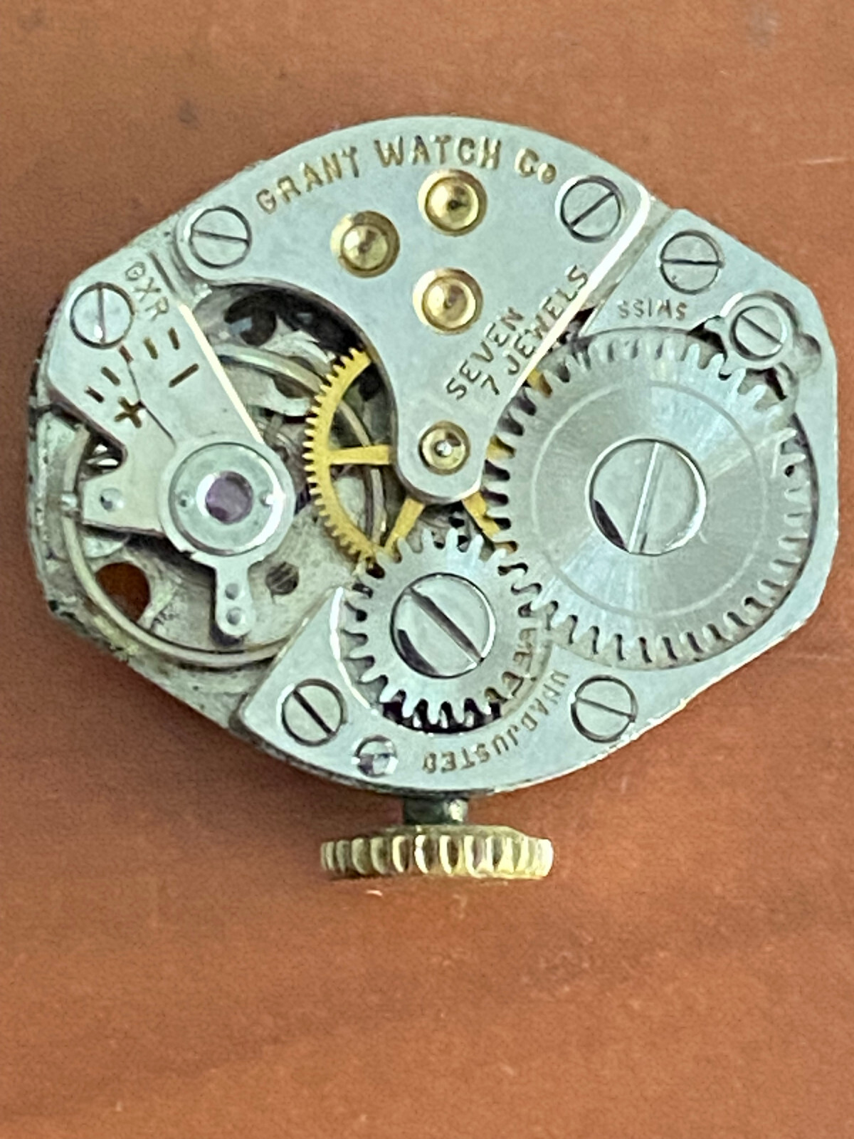VINTAGE LADIES 18.37MM X 15.05 MM GRANT WRIST WATCH MOVEMENT, KEEPING TIME,