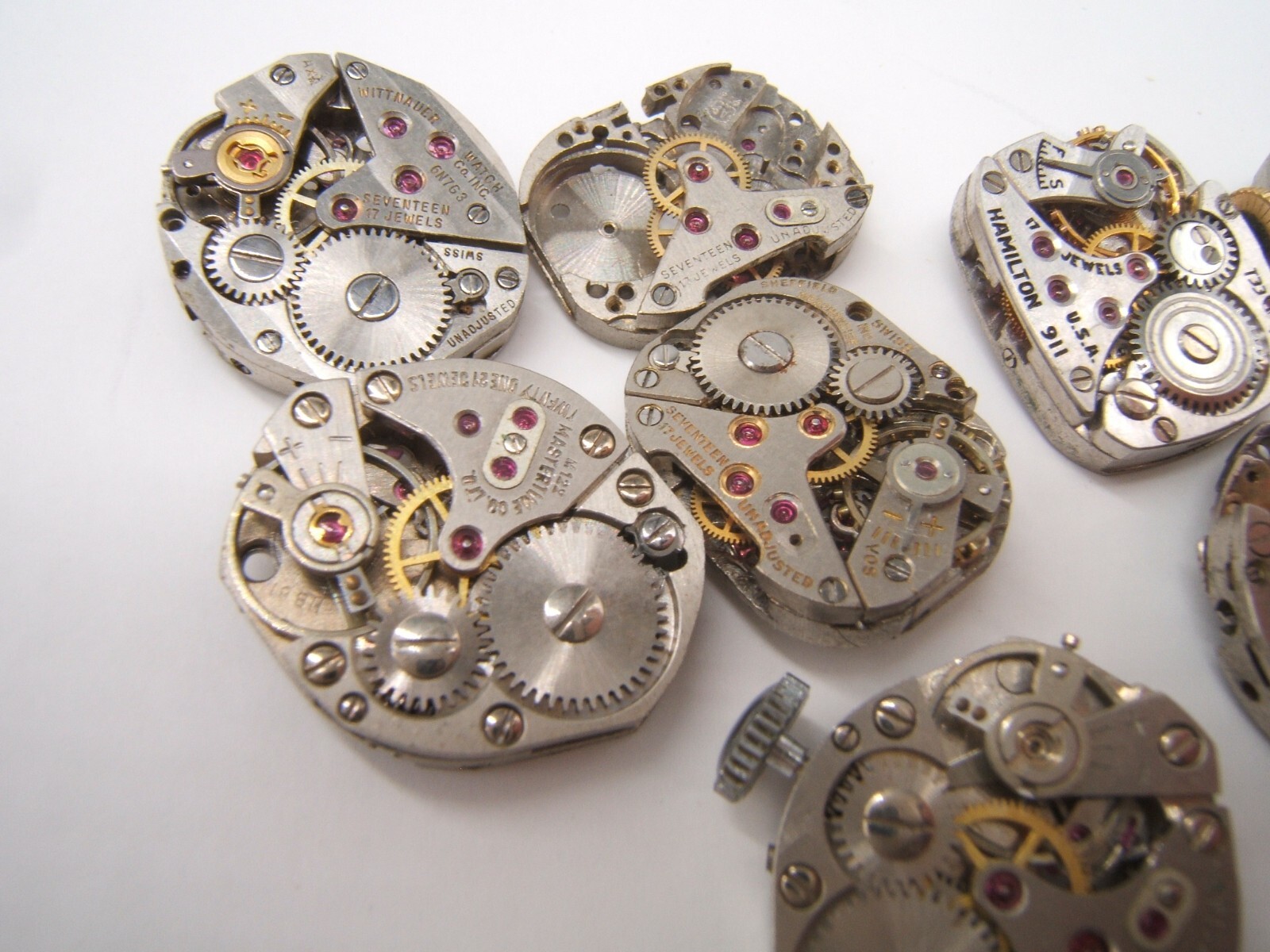 13 SMALL WOMEN’S WATCH MOVEMENTS PARTS REPAIR MECHANICAL WIND UP (LOT DE)