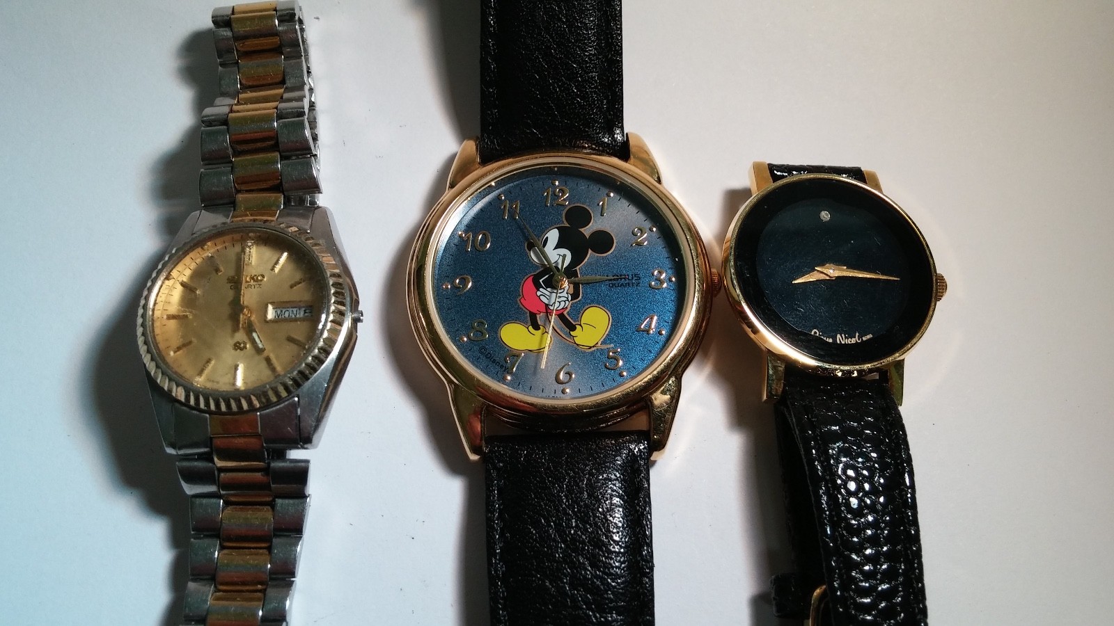 LOT of Watches, 2 bracelts for resale: Citizen, Seiko, Lorus-Mickey Mouse, Men’s