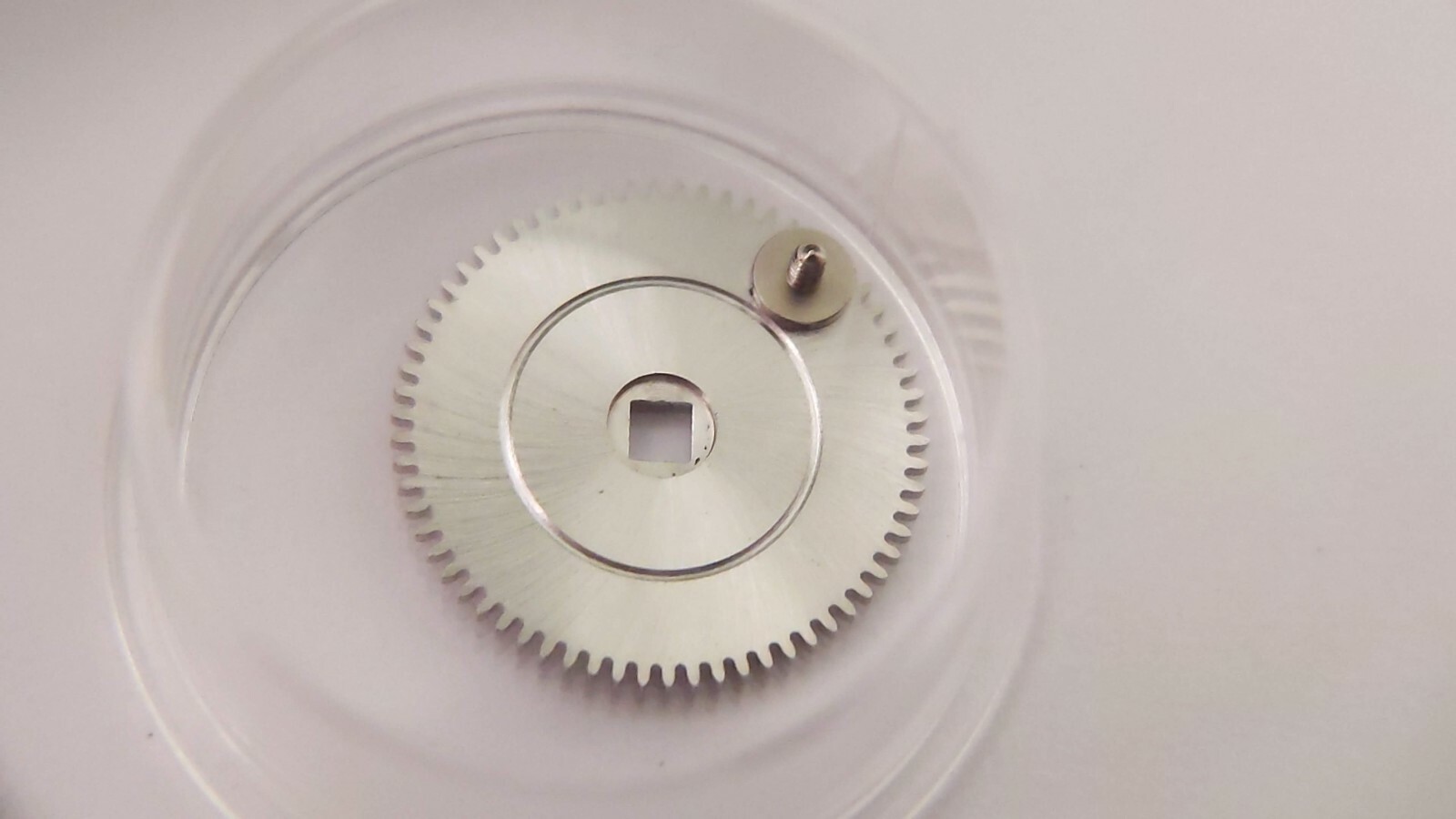 Lecoultre K866 RATCHET WHEEL AND SCREW. great condition, pre-owned for watch rep
