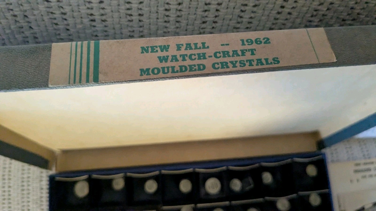 New NOS Vintage 1962 Spring & Fall Watch-Craft 48 Moulded Crystals Marshall Co.