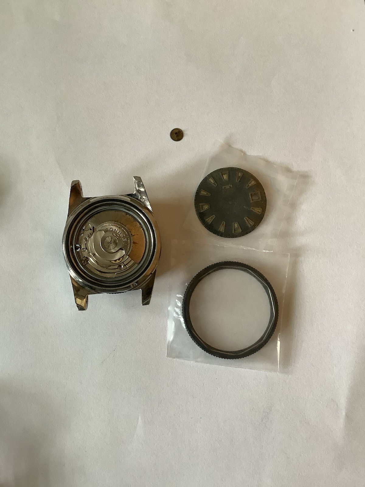 Technos Sky Diver ETA 2472 – 1960s–1970s for restoration and lady Sky Diver