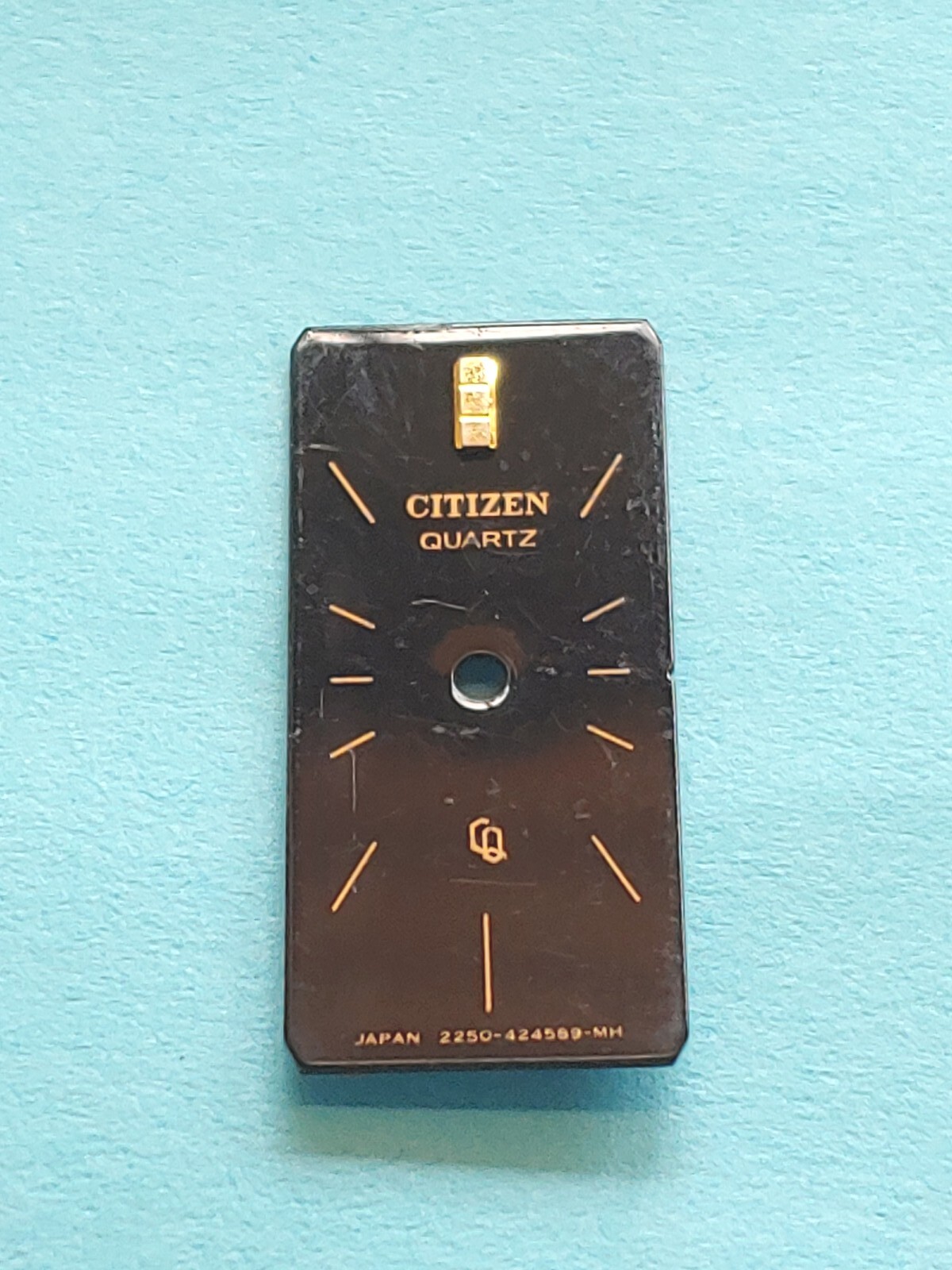 Citizen Cal #2250 Polished Black Dial #424589. Feet Intact.