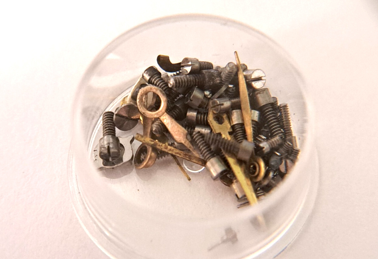 Longines 9L 25.17 lot of screws for case repair, for watch repair part