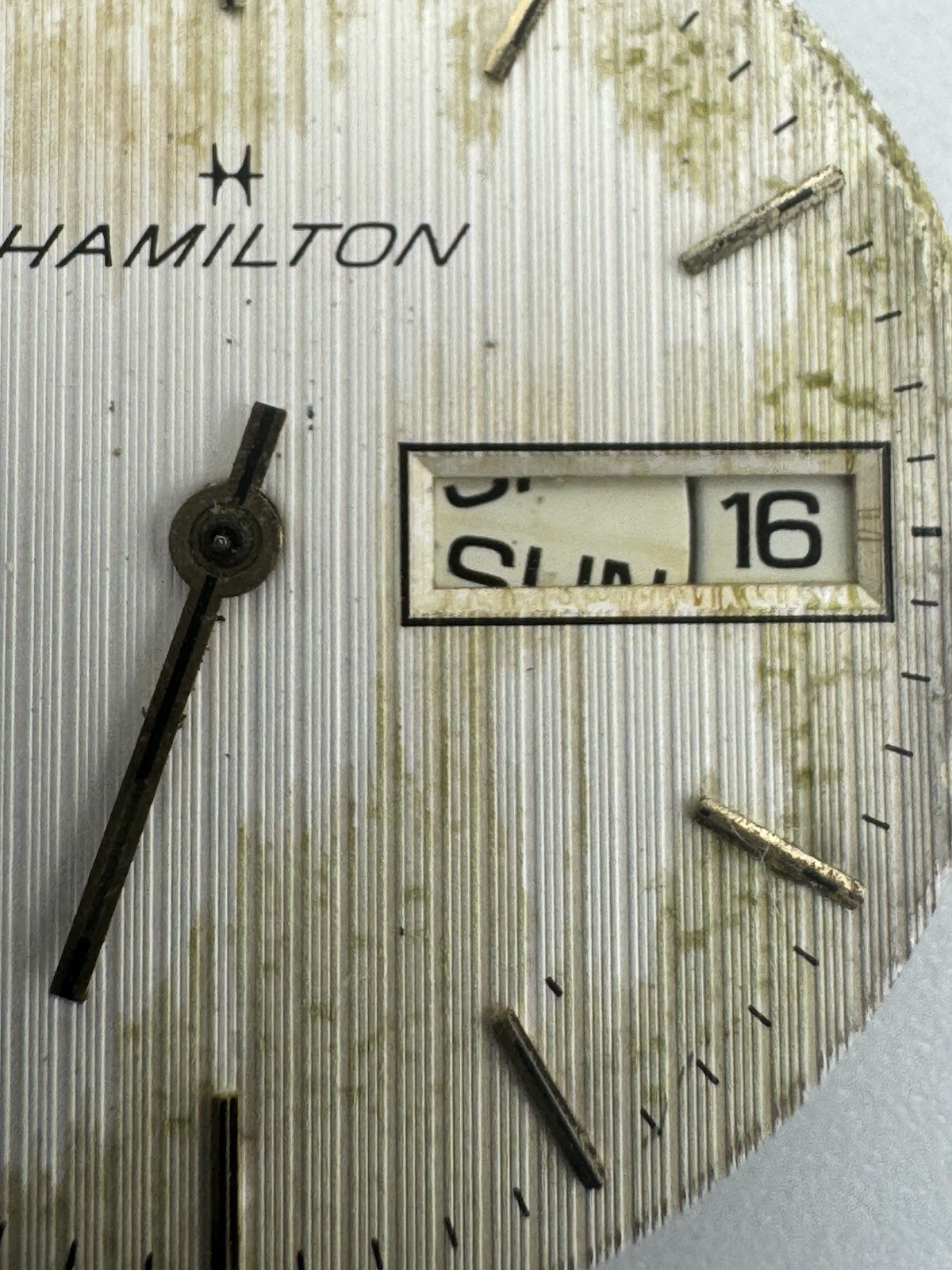 Vintage Hamilton Quartz ETA 555.425 Men’s Wristwatch Movement For Parts / Repair