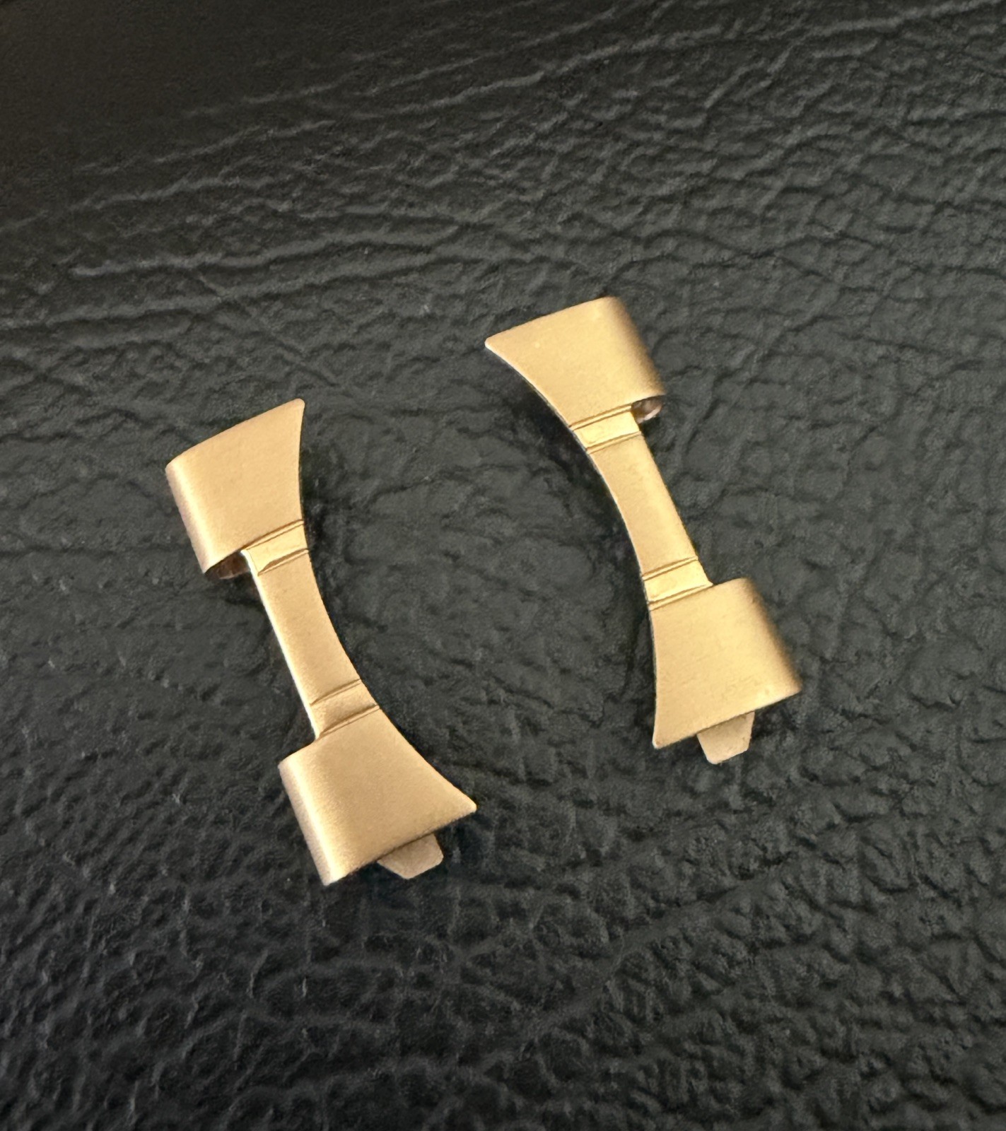 20mm Curved Gold Tone Stainless Steel Watch End Links 9.0mm Inner Width Pair