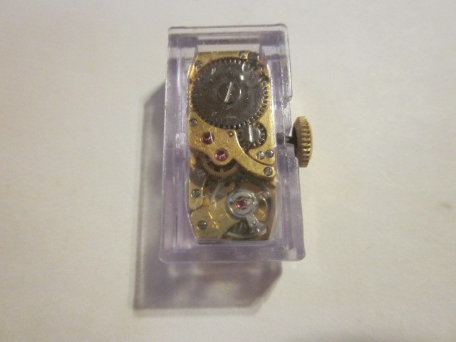 ANTIQUE SWISS MADE 17 JEWELS WRIST WATCH MOVEMENT PROTECTIVE CASE WORKS 8MM 20MM