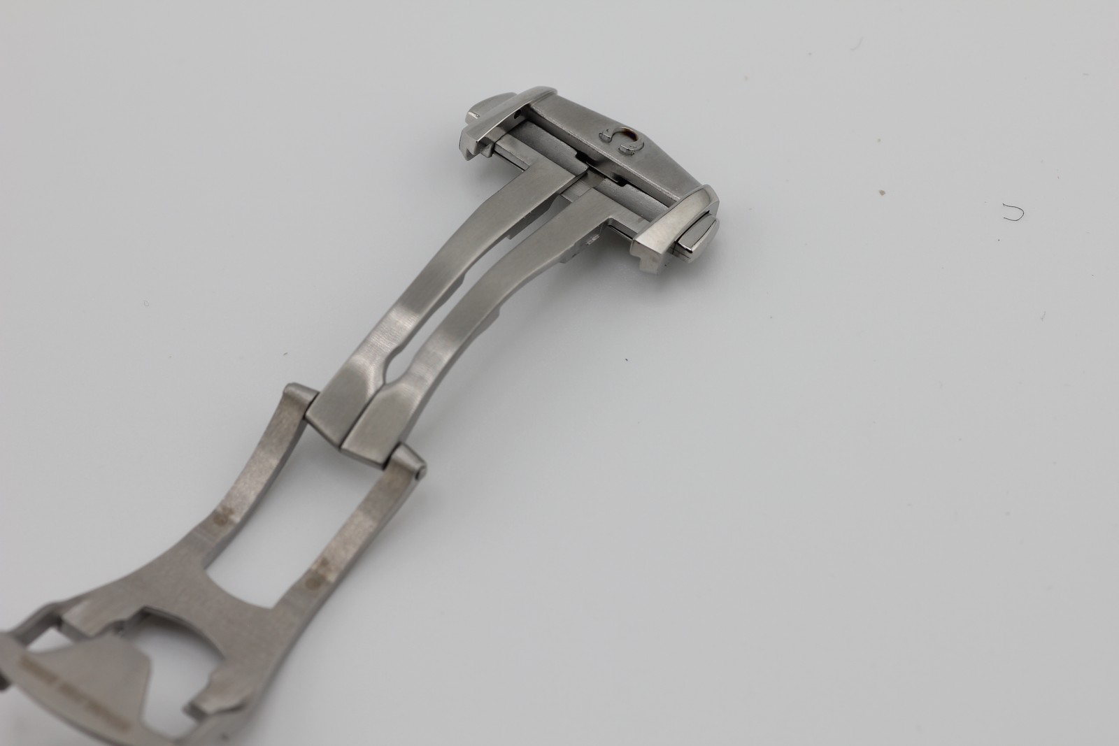 Omega 18mm Steel Deployment Buckle Folding Clasp Speedmaster 94521873 NEW OEM