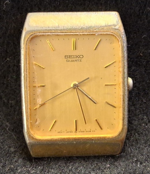 SEIKO QUARTZ TANK VINTAGE WATCH MOVEMENT DIAL PIECE BROKEN FOR PARTS OR REPAIR