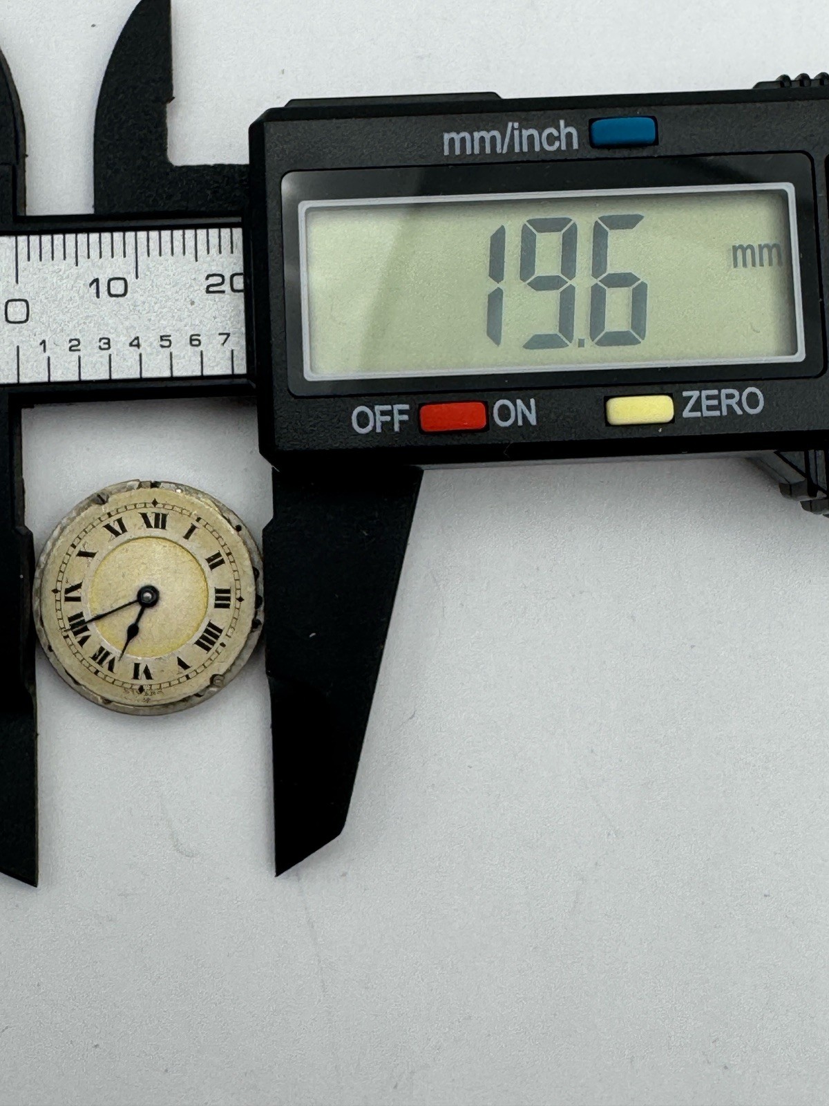 Lot Of 8 Mechanical Watch Movements For Parts Or Repair