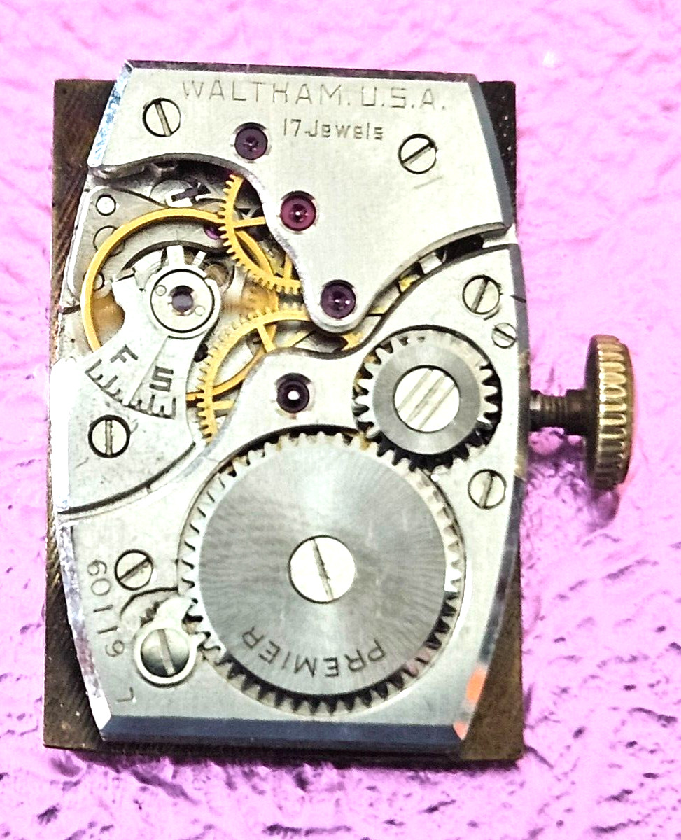 VINTAGE~WALTHAM PREMIER~17J USA WATCH MOVEMENT (RUNNING) 104