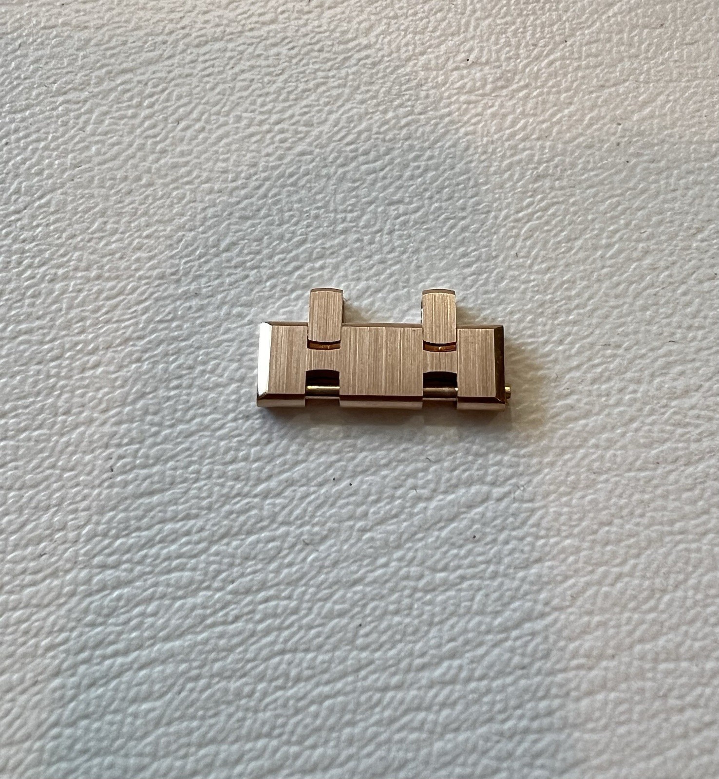 Audemars Piguet Royal Oak 18K Rose Gold Link. 18 mm.