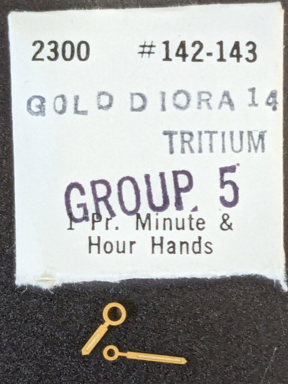 NOS Bulova Accutron Watch 2300 Pair Hand Hour Minute 142-143 Gold DIORA 14 TRIT