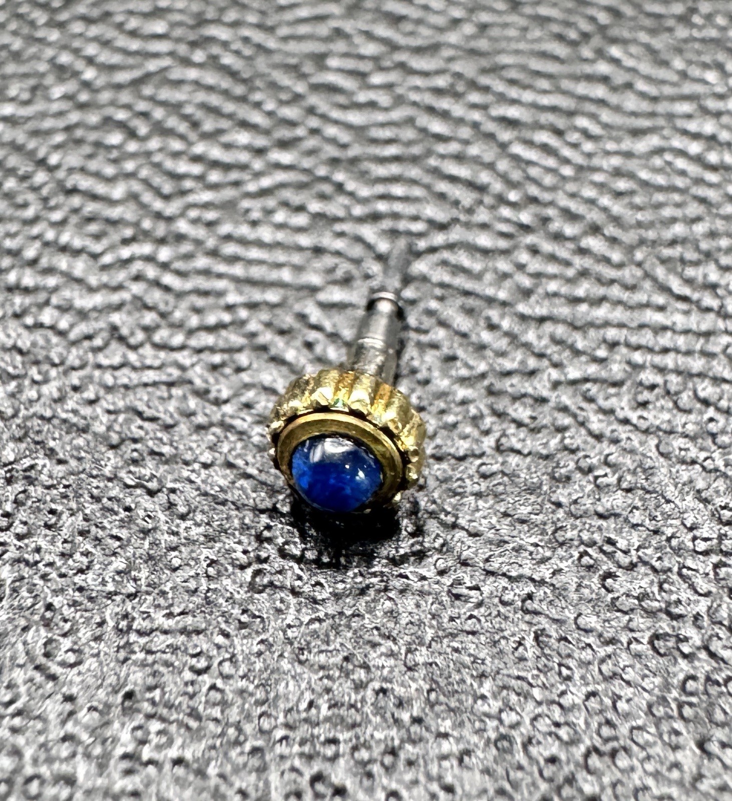 Genuine Cartier Crown Gold Plate With Blue Sapphire Stone 3.4 mm C1