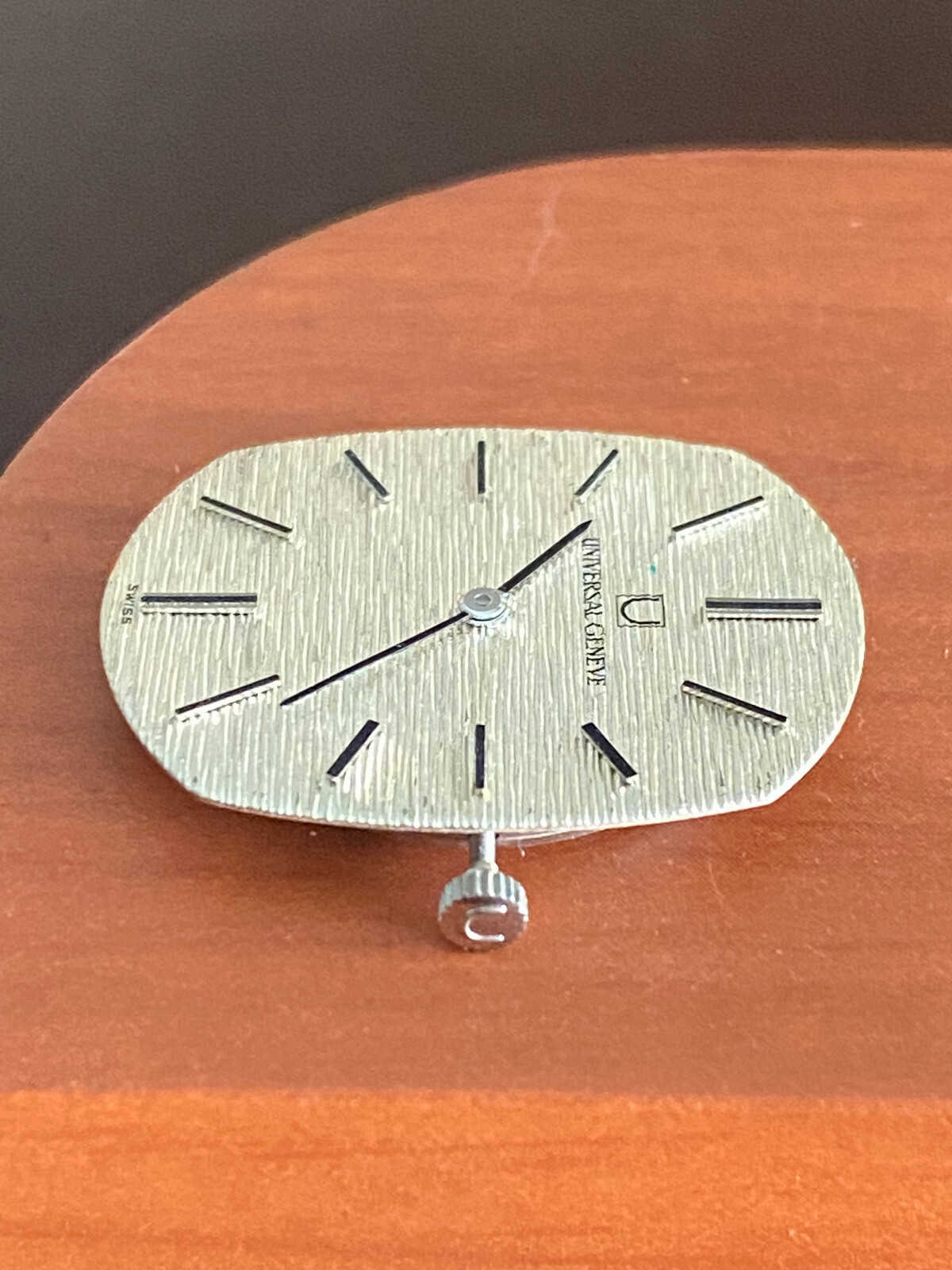 VINTAGE MEN’S UNIVERSAL GENEVE WRIST WATCH MOVEMENT, CAL. 42, KEEPING TIME , 17J