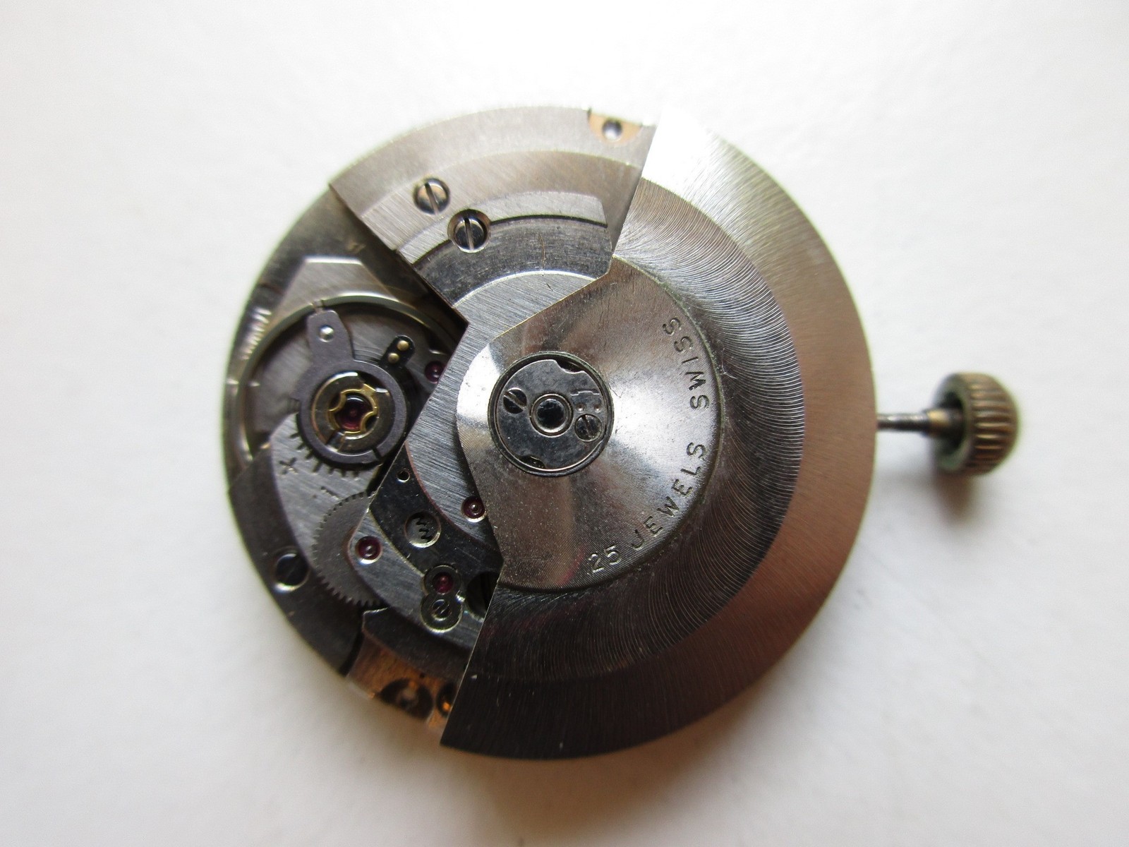 AS A. Schild cal. 1700/01 Swiss watch movement – date at 3 – running