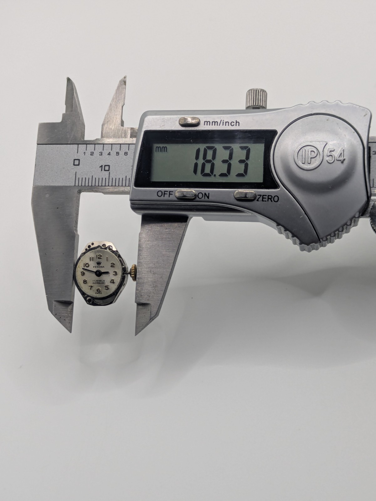 FHF ST 69-21 Perona Manual Wind Watch Movement 17 Jewels Photos/Video 18.3mm
