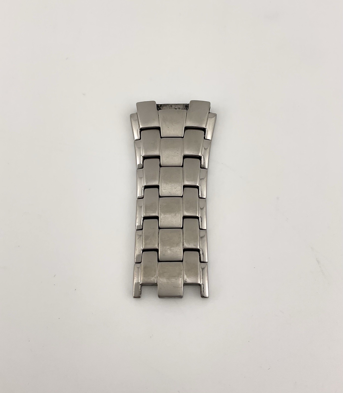 Citizen Eco Drive Titanium E111-S049610 Watch Partial Band