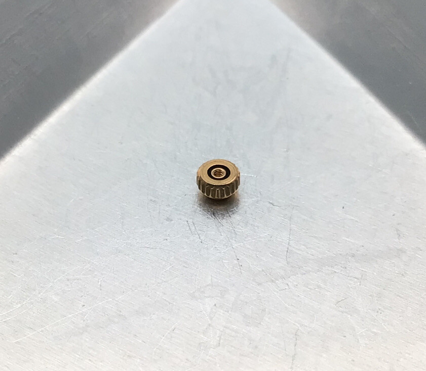 Vacheron Yellow Gold Crown 18K, 3.50 X 1.60, T 0.90, NOS (10C8)