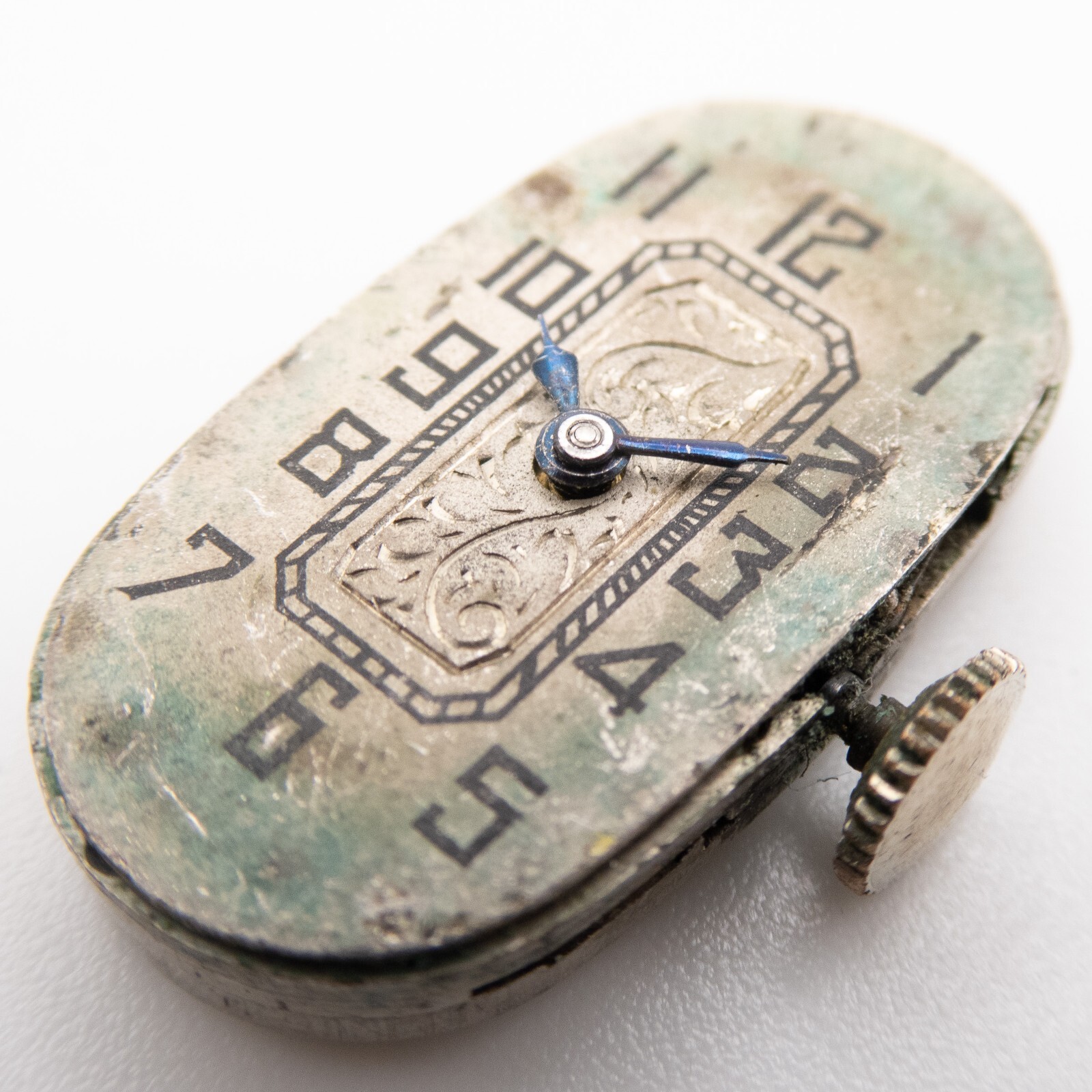 Vintage Liengme & Co. 23.5 x 12.5 x 4.4 mm 18-Jewel 5-Adj Wristwatch Movement