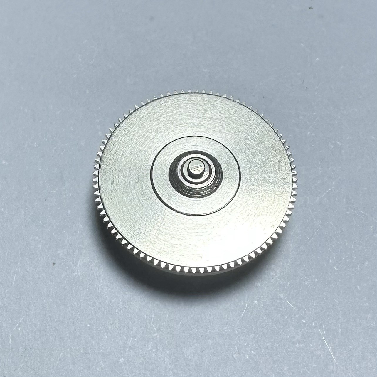 NOS COMPLETE BARREL WITH ARBOR & MAINSPRING FOR SEIKO 7015 7017 7018 / 201046