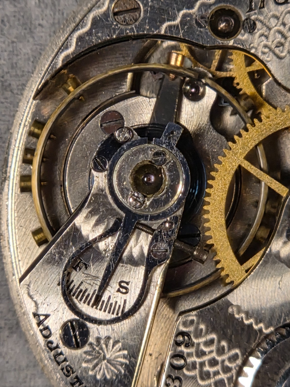 Vintage 1912 Hamilton 974 Pocket watch Movement 16s 17J Runs Chipped Dial Parts