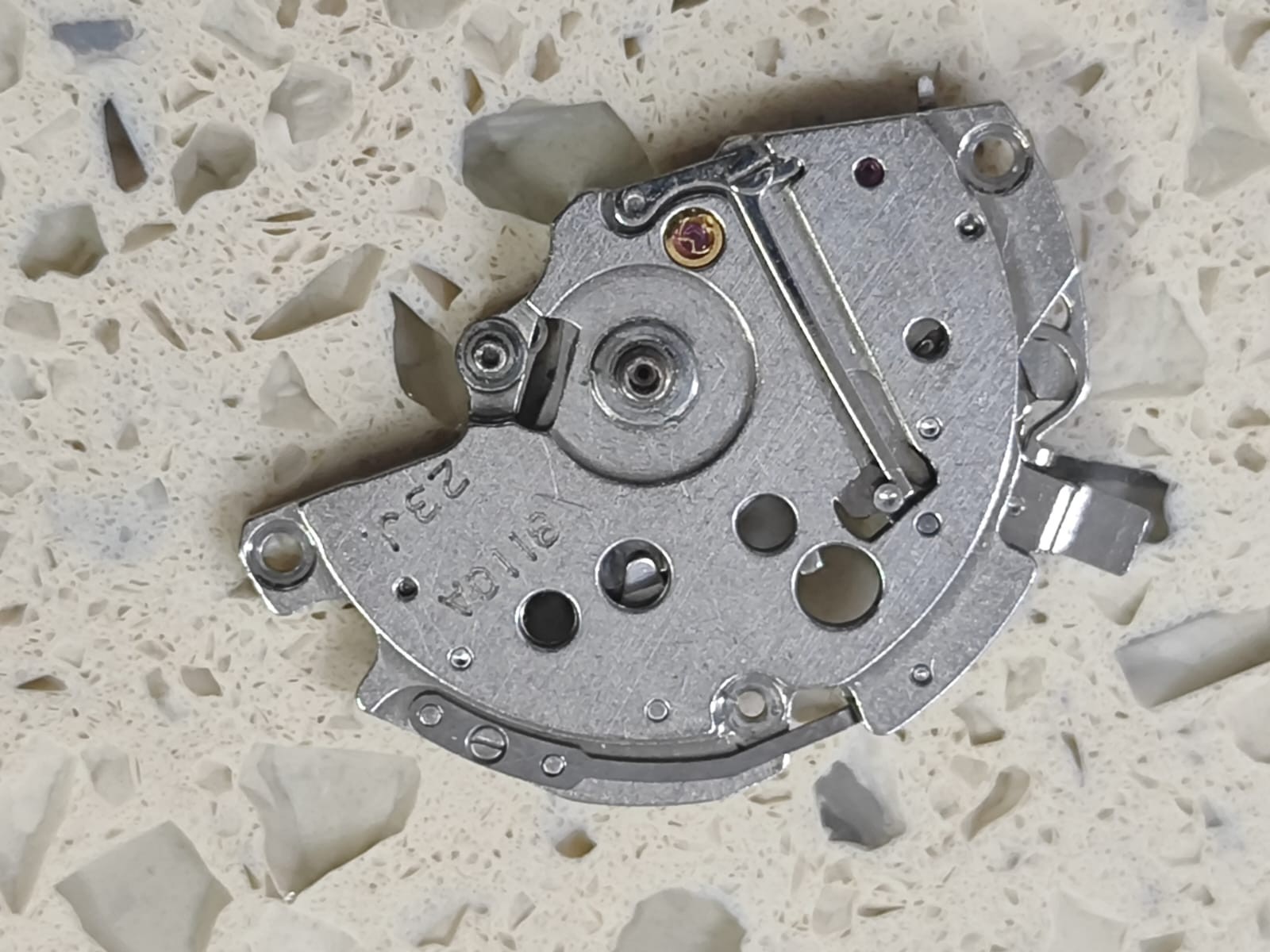 Original CITIZEN 8110A Original Part 716 Train Wheel bridge Used