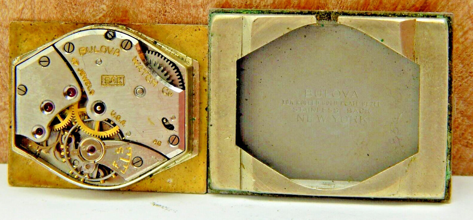 Vintage 1948 Bulova 8AE 17 jewel men’s wrist watch movement with dial & hands