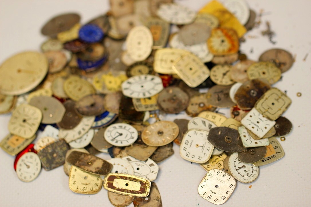 Lot of Vintage Watch Parts – Dials, Gears, Hands – 102g for Repair or Steampunk